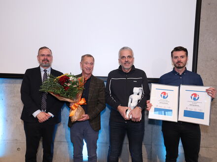 Dadi-Mar-Kristofersson-fjarmala-og-efnahagradherra-Magnus-Thor-Jonsson-Bjorn-Jonsson-og-Karl-Birgir-Bjornsson-stofnendur-Hefring-Marine-Ljosmyndari-Sigurjon-Ragnar